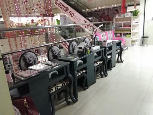 纖指圓夢想！保定東方技工學(xué)校創(chuàng)業(yè)者——李丹！  