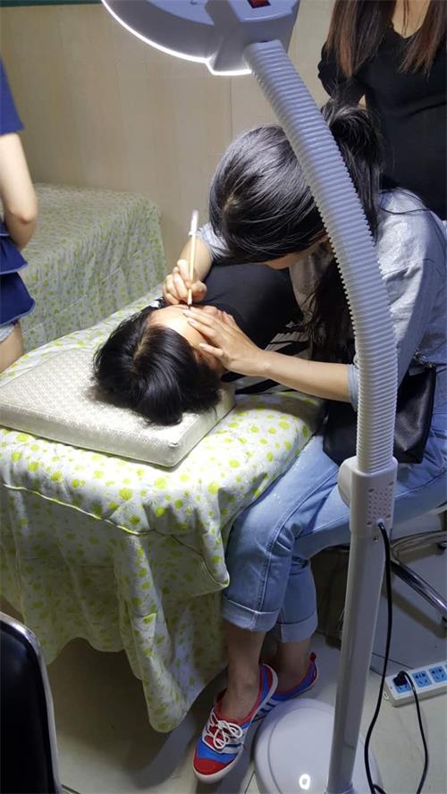 專業(yè)難怎么辦？唐山美容學(xué)校名師指導(dǎo)助你成功！