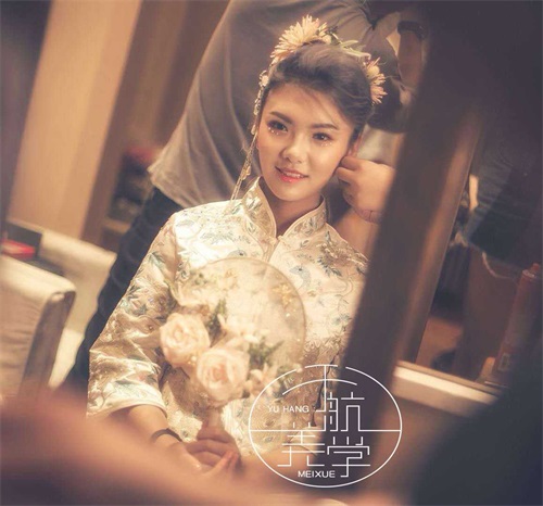  唐山學(xué)新娘跟妝去哪里靠譜？