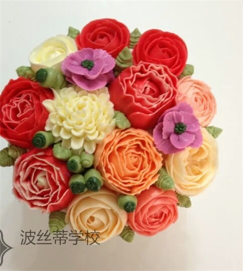 煙臺(tái)波斯蒂糕點(diǎn)培訓(xùn)學(xué)校韓式裱花班開班啦！趕快來(lái)圍觀！
