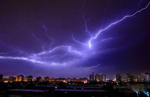 雷雨天氣如何用電？張家口文華電力中等職業(yè)學(xué)校