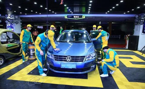 想學(xué)汽車運用與維修專業(yè)？就選邢臺汽修服裝學(xué)校！