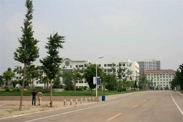 青島飛洋職業(yè)技術(shù)學(xué)院有哪些辦學(xué)特色？有什么學(xué)生福利？