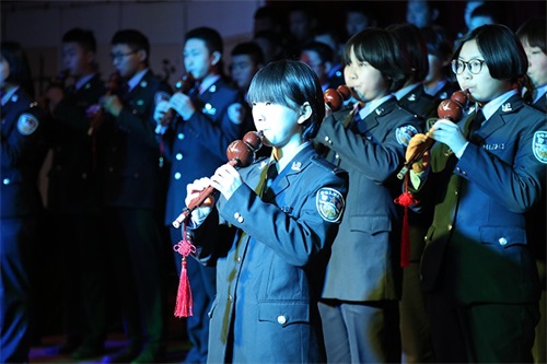 傳遞正能量！山東東營(yíng)金盾司法學(xué)校隆重舉行期末表彰大會(huì)暨家長(zhǎng)會(huì)