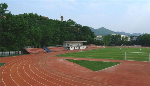 青島航空職業(yè)技術(shù)學(xué)校都開(kāi)設(shè)了哪些航空服務(wù)專業(yè)？